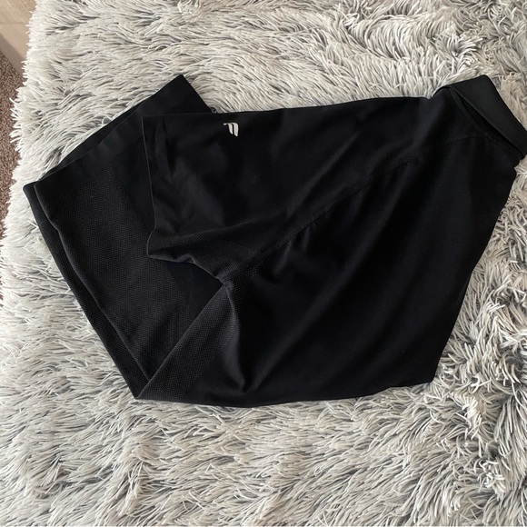 Fabletics THE TRAINING DAY POLO size large - Picture 3 of 5